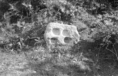 MORTAR STONE NEAR BRIDGE COLLEYTOWN