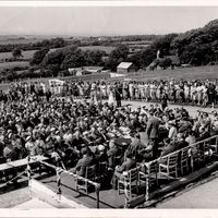 Ormsby Allhusen addresses guests at the opening of the Prewley water treatment works.