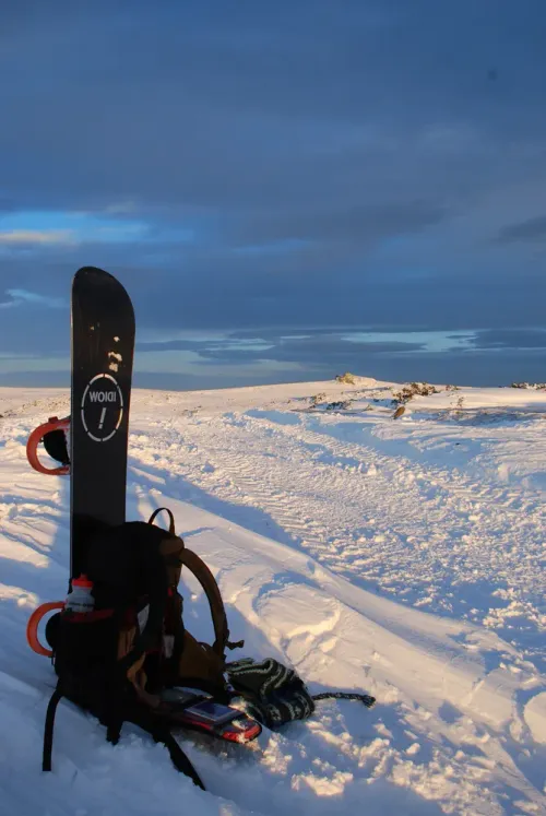 Snowboarding on Widecombe Hill