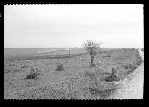 Cholwichtown stone row and tumulus