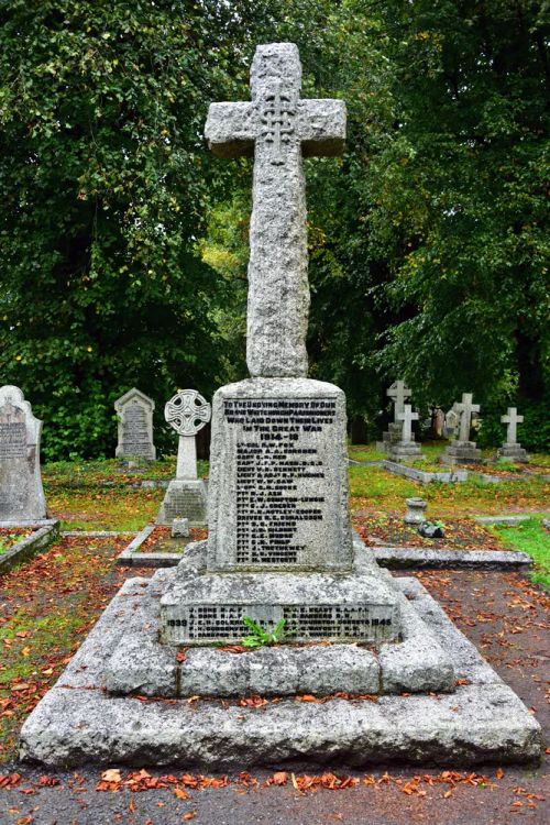 Whitchurch, St. Andrews Church War Memorial colour