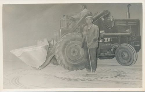 workers collecting clay