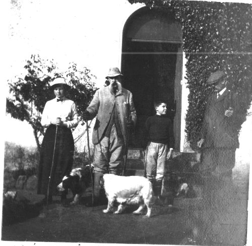 Robert Earle and family